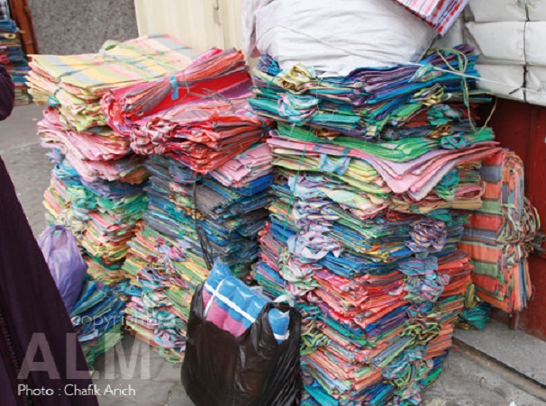 Bouclage des couloirs et réseaux de trafics: A Thiès, la Douane saisit 15 tonnes de sachets en plastique Bouclage des couloirs et réseaux de trafics: A Thiès, la Douane saisit 15 tonnes de sachets en plastique