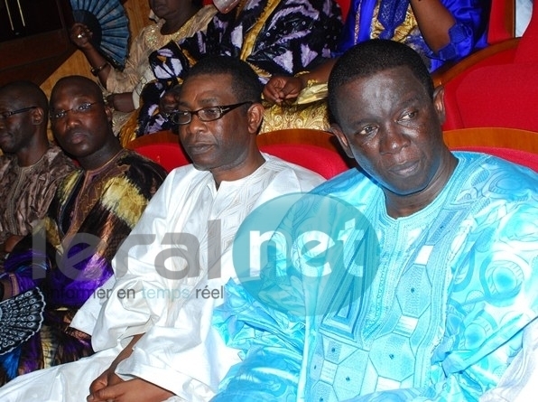 Youssou Ndour, son fidèle ami Mara Dieng et Mounirou Sy Youssou Ndour, son fidèle ami Mara Dieng et Mounirou Sy