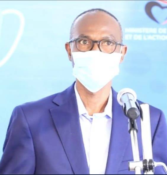 Covid-19 / Formes graves chez les jeunes: Le professeur Moussa Seydi sonne l'alerte