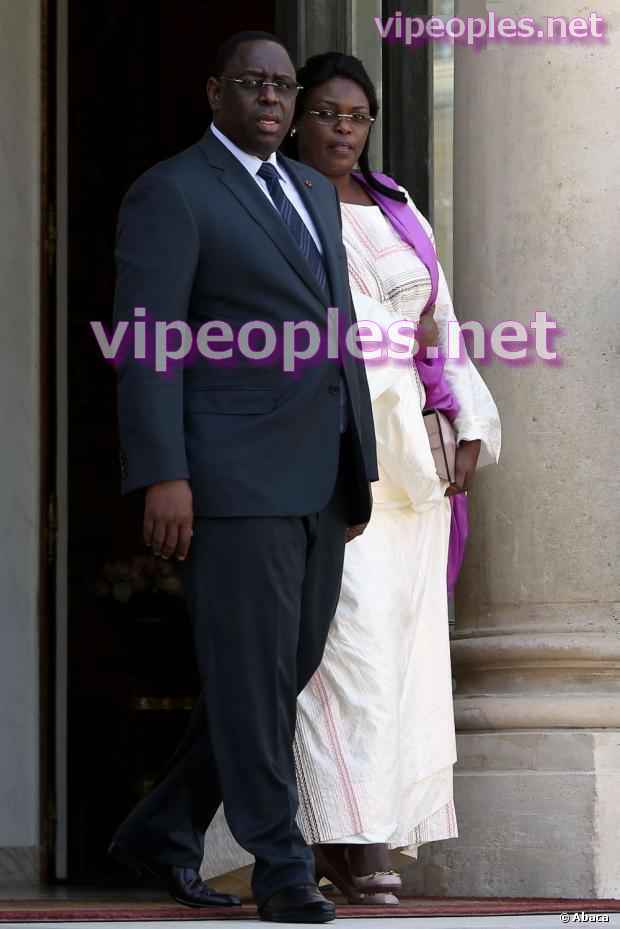 A côté de Macky Sall, se trouve toujours Mariéme Faye Sall