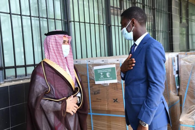 Lutte contre la Covid-19: L’Arabie saoudite appuie le Sénégal en matériels de réanimation Lutte contre la Covid-19: L’Arabie saoudite appuie le Sénégal en matériels de réanimation