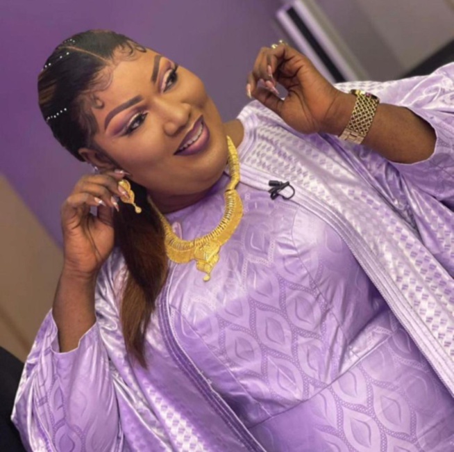 L'animatrice Bijou Ngoné dans une tenue en basin chic et très classe L'animatrice Bijou Ngoné dans une tenue en basin chic et très classe