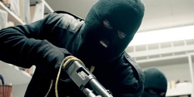 Tambacounda: Un commando de 10 hommes attaque l'hôtel "Le Relais", une forte somme d'argent dérobée Tambacounda: Un commando de 10 hommes attaque l'hôtel "Le Relais", une forte somme d'argent dérobée