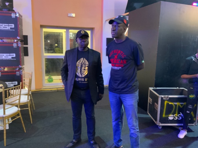 Waly Seck en mode Sound check pour la plus prestigieuse soirée de distinctions de l'Afrique de l'Ouest les Cauris d'or Edition 2021. Waly Seck en mode Sound check pour la plus prestigieuse soirée de distinctions de l'Afrique de l'Ouest les Cauris d'or Edition 2021.