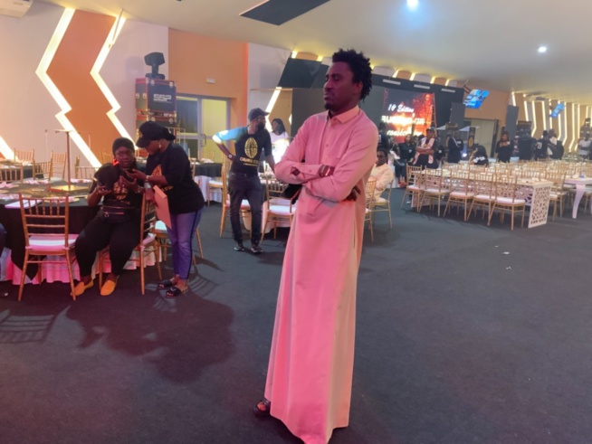 Waly Seck en mode Sound check pour la plus prestigieuse soirée de distinctions de l'Afrique de l'Ouest les Cauris d'or Edition 2021. Waly Seck en mode Sound check pour la plus prestigieuse soirée de distinctions de l'Afrique de l'Ouest les Cauris d'or Edition 2021.