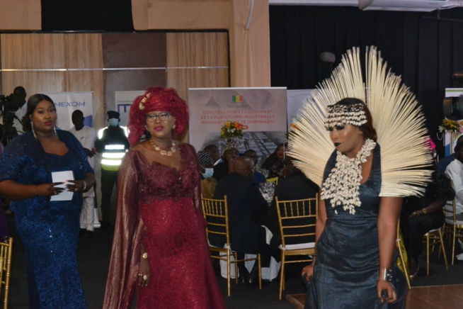 Les temps forts de la cérémonie de la 16e édition des Cauris d’Or, la consécration Les temps forts de la cérémonie de la 16e édition des Cauris d’Or, la consécration