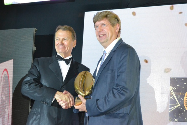 Voici les Lauréats de la 16 eme éditions des Cauris d’or 2021, la plus prestigieuse soirée de gala de l'Afrique de l'Ouest. Voici les Lauréats de la 16 eme éditions des Cauris d’or 2021, la plus prestigieuse soirée de gala de l'Afrique de l'Ouest.