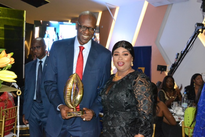 Voici les Lauréats de la 16 eme éditions des Cauris d’or 2021, la plus prestigieuse soirée de gala de l'Afrique de l'Ouest. Voici les Lauréats de la 16 eme éditions des Cauris d’or 2021, la plus prestigieuse soirée de gala de l'Afrique de l'Ouest.