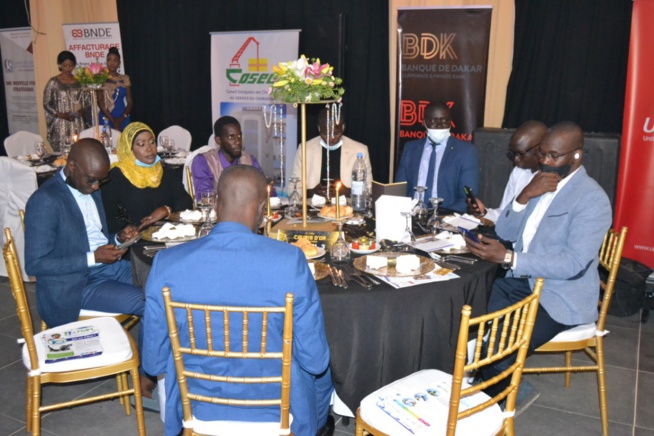 Pari réussit pour la 16 eme éditions de la plus prestigieuse Gala de l'Afrique, en images les Cauris d'or 2021. Regardez Pari réussit pour la 16 eme éditions de la plus prestigieuse Gala de l'Afrique, en images les Cauris d'or 2021. Regardez