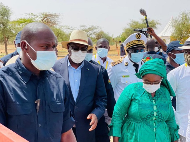 Keur Momar Sarr : le Président de la République Macky Sall visite la ferme d’impulsions Sopela. Keur Momar Sarr : le Président de la République Macky Sall visite la ferme d’impulsions Sopela.