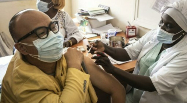 3ème vague Covid-19: Alerte rouge, plus de 1200 morts, une cinquantaine de malades sous oxygène 3ème vague Covid-19: Alerte rouge, plus de 1200 morts, une cinquantaine de malades sous oxygène