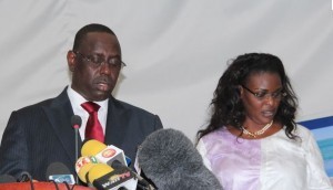 Quand le couple présidentiel tourne le dos à Abdoulaye Sylla Quand le couple présidentiel tourne le dos à Abdoulaye Sylla