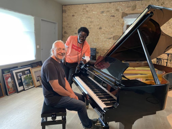 Le collectif bienvenue au Sénégal l'hymne à la fraternité s'internationalise avec le mythique groupe Deep Forest Le collectif bienvenue au Sénégal l'hymne à la fraternité s'internationalise avec le mythique groupe Deep Forest