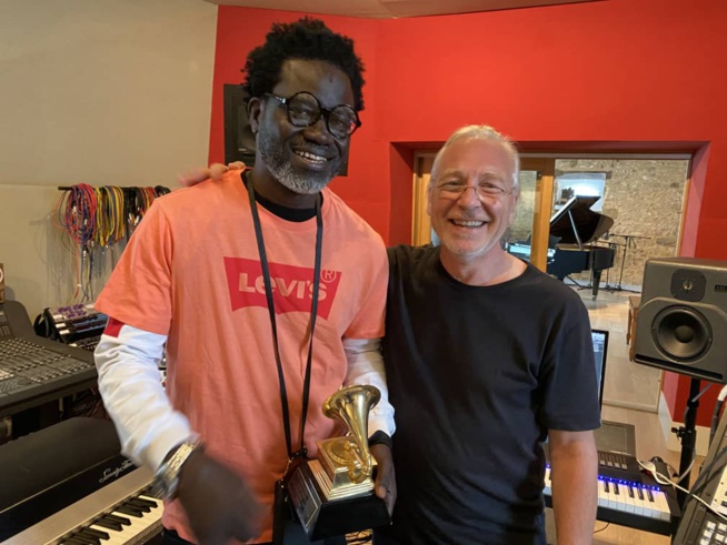 Le collectif bienvenue au Sénégal l'hymne à la fraternité s'internationalise avec le mythique groupe Deep Forest Le collectif bienvenue au Sénégal l'hymne à la fraternité s'internationalise avec le mythique groupe Deep Forest