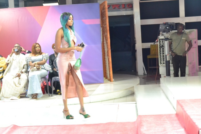 Regardez Collection Evénement Tabaski 2021 avec les dernières tendances sur la 2stv. Regardez Collection Evénement Tabaski 2021 avec les dernières tendances sur la 2stv.