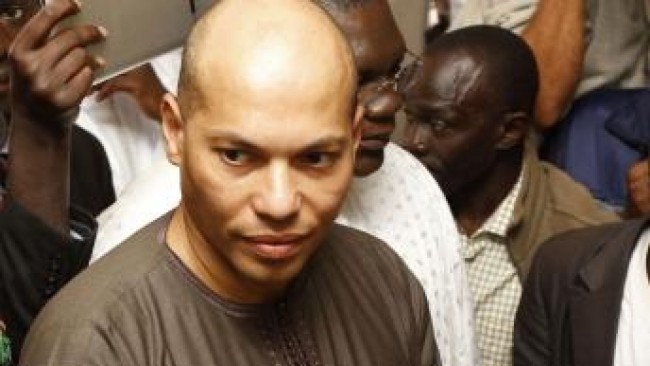 Karim Wade se confie depuis Rebeuss : « Aujourd’hui je suis arrêté, mais même tué… je mourrais heureux » Karim Wade se confie depuis Rebeuss : « Aujourd’hui je suis arrêté, mais même tué… je mourrais heureux »