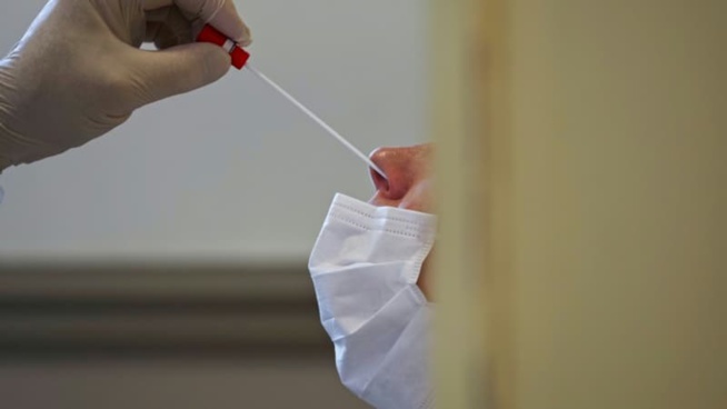 EN DIRECT - Covid-19: 12 532 nouveaux cas de contamination recensés en 24 heures EN DIRECT - Covid-19: 12 532 nouveaux cas de contamination recensés en 24 heures