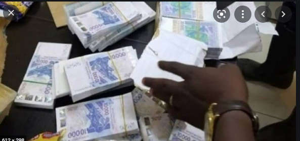 Ziguinchor: Un homme arrêté avec 184 millions de FCfa en faux billets Ziguinchor: Un homme arrêté avec 184 millions de FCfa en faux billets