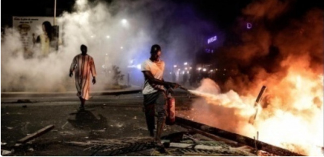 La voiture des acteurs de la série "Infidèles", prend feu en plein tournage: Sonia blessée La voiture des acteurs de la série "Infidèles", prend feu en plein tournage: Sonia blessée