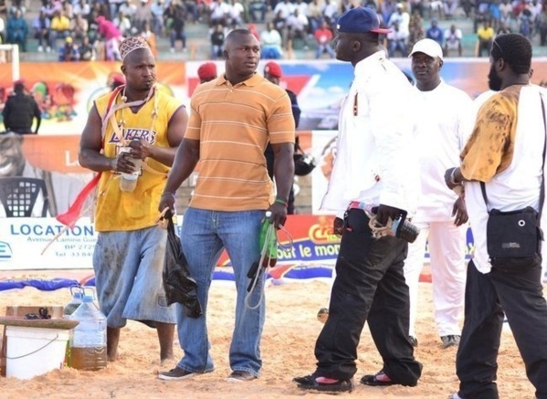 Modou Lô déverse sa bile sur Balla Gaye 2 : « Il parle trop » Modou Lô déverse sa bile sur Balla Gaye 2 : « Il parle trop »