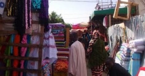 Vol au marché Hlm: La prévenue déchire le sac d’une dame et lui soutire 15.000 FCfa Vol au marché Hlm: La prévenue déchire le sac d’une dame et lui soutire 15.000 FCfa