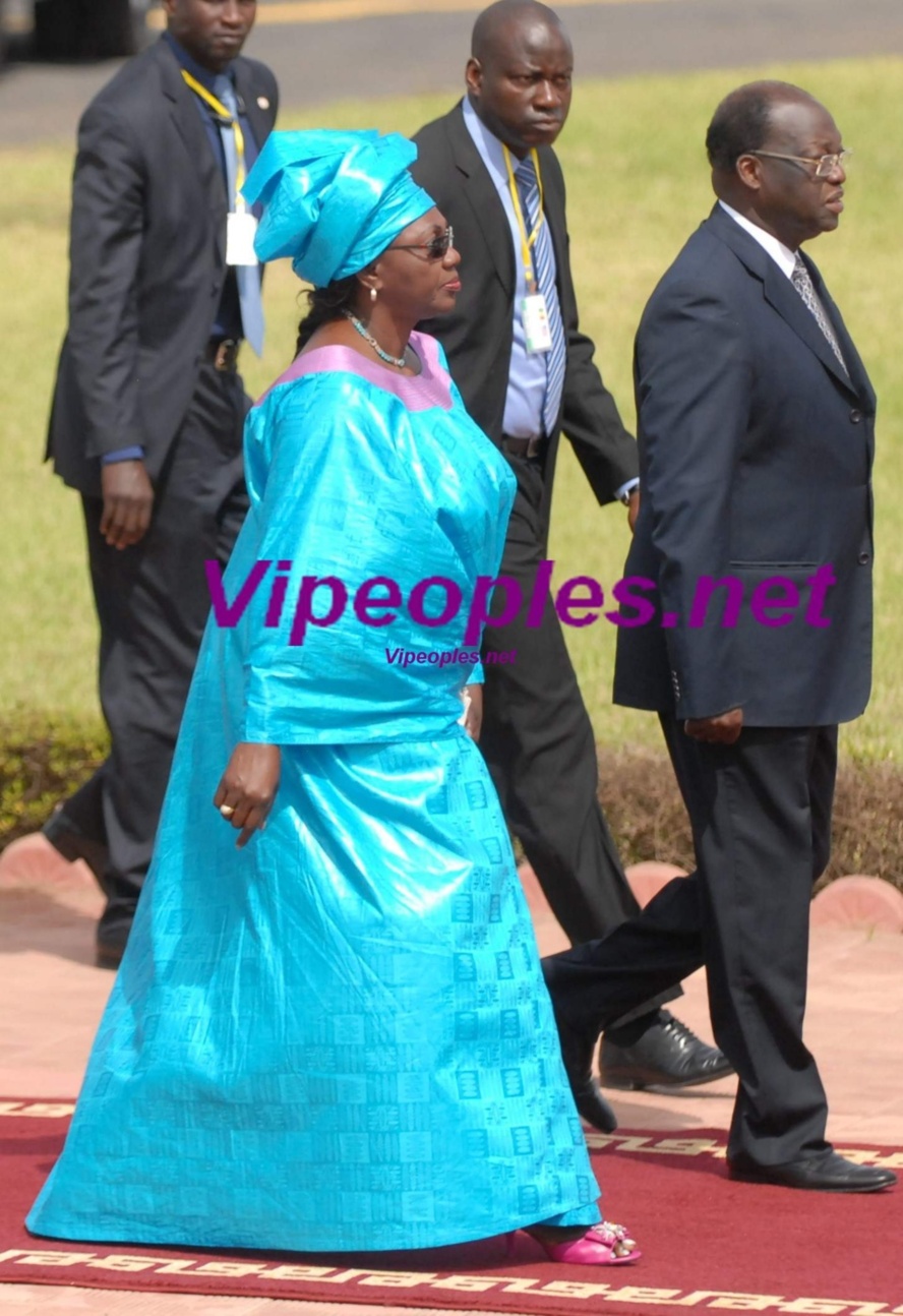 Aminata Tall et sa belle tenue Aminata Tall et sa belle tenue