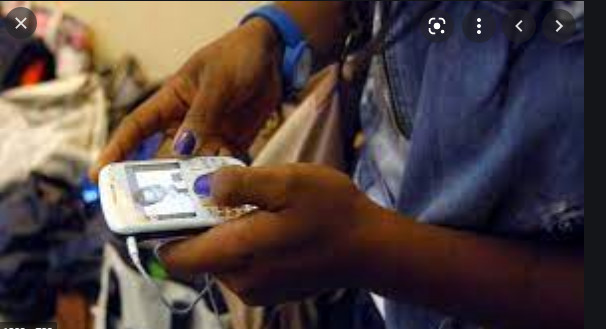 Kaffrine: Un candidat au Bac exclu pour usage du téléphone Kaffrine: Un candidat au Bac exclu pour usage du téléphone