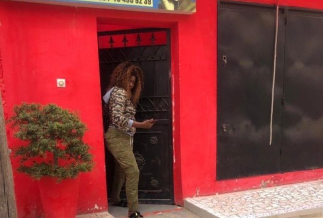 Affaire Sweet Beauté : Le téléphone de Ndeye Khady contenant “les preuves du complot contre Sonko” confisqué ! Affaire Sweet Beauté : Le téléphone de Ndeye Khady contenant “les preuves du complot contre Sonko” confisqué !