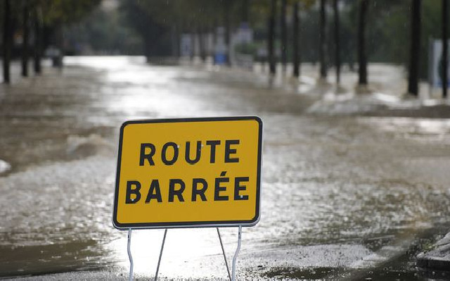 Fortes pluies au Fouta : à Kobilo-Bokidiawé, la route coupée Fortes pluies au Fouta : à Kobilo-Bokidiawé, la route coupée