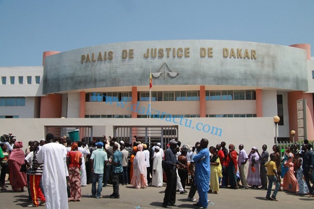Vive émotion au Palais de Justice de Dakar Le procureur Adja Fatou Diouf tombe en syncope Vive émotion au Palais de Justice de Dakar Le procureur Adja Fatou Diouf tombe en syncope
