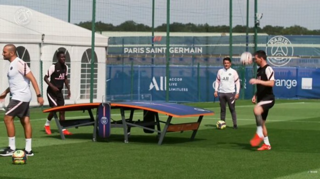 Photos / A l’entraînement au PSG: Lionel Messi et Idrissa Gana Guèye s’offrent un tennis-foot