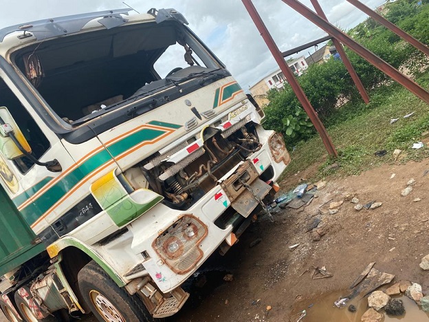 Violence à Diboli-Mali : Des camions sénégalais vandalisés… Violence à Diboli-Mali : Des camions sénégalais vandalisés…