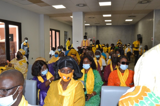 En images: Al Hassane Niang Pdt du mouvement "Djitel Wareef" signe son entré aux prochaines élections présidentielle de 2024. En images: Al Hassane Niang Pdt du mouvement "Djitel Wareef" signe son entré aux prochaines élections présidentielle de 2024.