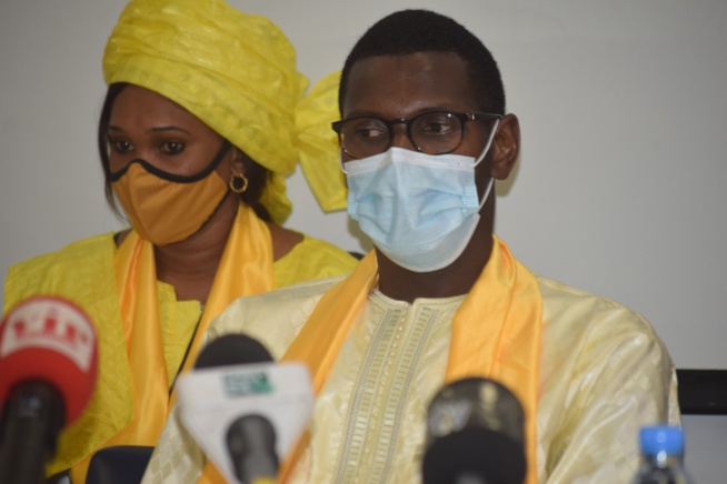 En images: Al Hassane Niang Pdt du mouvement "Djitel Wareef" signe son entré aux prochaines élections présidentielle de 2024. En images: Al Hassane Niang Pdt du mouvement "Djitel Wareef" signe son entré aux prochaines élections présidentielle de 2024.