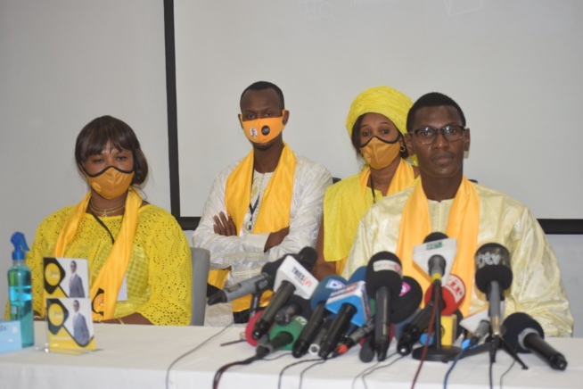 En images: Al Hassane Niang Pdt du mouvement "Djitel Wareef" signe son entré aux prochaines élections présidentielle de 2024. En images: Al Hassane Niang Pdt du mouvement "Djitel Wareef" signe son entré aux prochaines élections présidentielle de 2024.