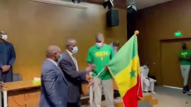 Afrobasket 2021 - Remise du drapeau aux Lions