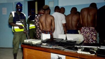 Cybercriminalité à Dakar: 32 Nigérians arrêtés Cybercriminalité à Dakar: 32 Nigérians arrêtés