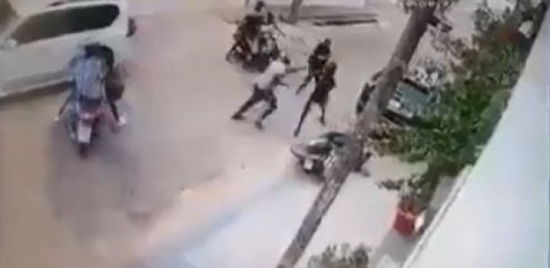 Un homme réussit à se débarrasser de 6 agresseurs venus lui prendre son scooter Un homme réussit à se débarrasser de 6 agresseurs venus lui prendre son scooter
