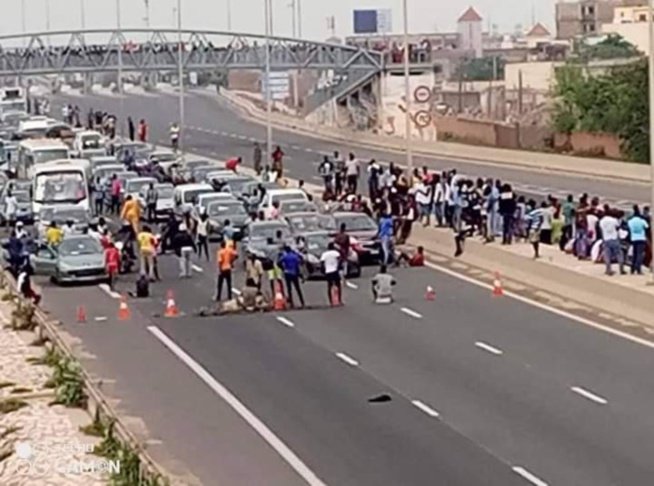 Manifestations sur l’autoroute à péage: La mise en garde de Moustapha Diakhaté Manifestations sur l’autoroute à péage: La mise en garde de Moustapha Diakhaté