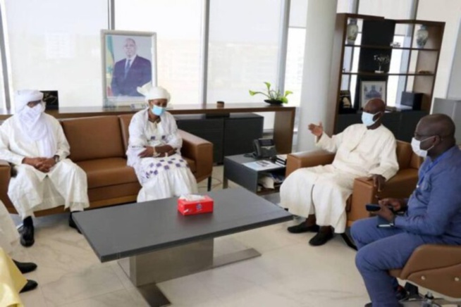 Accident de Kaolack: Le ministre malien des Transports chez les familles de victimes Accident de Kaolack: Le ministre malien des Transports chez les familles de victimes