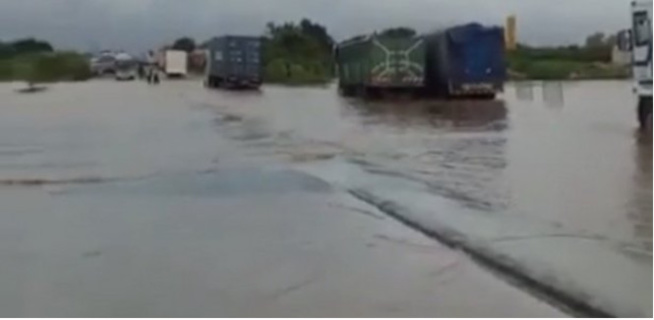 Inondations: l'Ageroute libère la Nationale 1