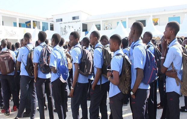 Confection des tenues scolaires : Les acteurs de la mode associée interpellent Macky Sall Confection des tenues scolaires : Les acteurs de la mode associée interpellent Macky Sall