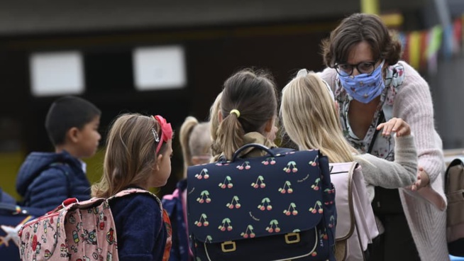 Chez les enfants, le Covid reste bénin "dans la majorité des cas", rassure une pédiatre Chez les enfants, le Covid reste bénin "dans la majorité des cas", rassure une pédiatre