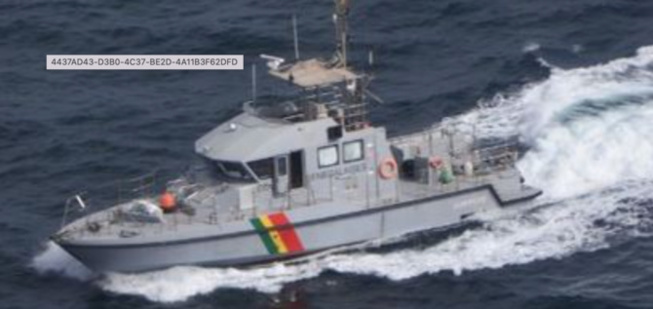 Mission de surveillance des pêches: Le Falcon 50, les patrouilleurs le Taouay et le Djiffere manœuvrent dans le Golfe de Guinée Mission de surveillance des pêches: Le Falcon 50, les patrouilleurs le Taouay et le Djiffere manœuvrent dans le Golfe de Guinée