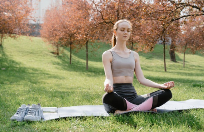 La méditation gagne du terrain chez les jeunes