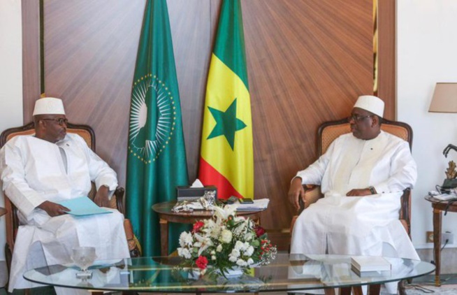 Présentation de condoléances: Macky Sall chez le défunt médiateur de la République Présentation de condoléances: Macky Sall chez le défunt médiateur de la République