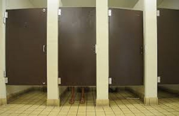 S’abstenir de faire pipi dehors chez les femmes : un phénomène préoccupant S’abstenir de faire pipi dehors chez les femmes : un phénomène préoccupant