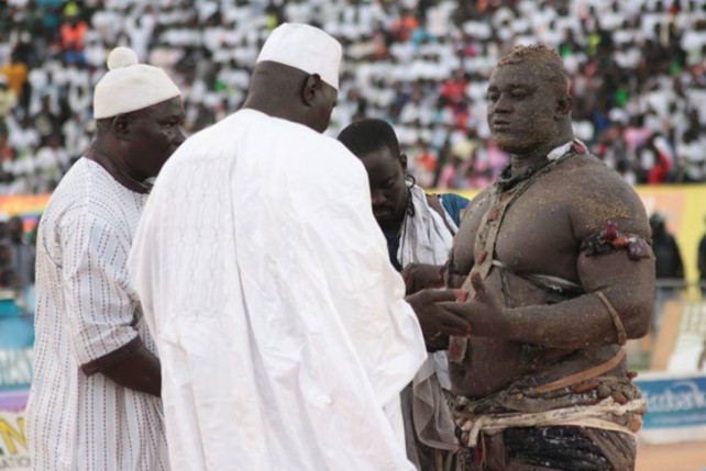 Hommage : Lambi demb / Mamadou Sakho "Double Less": Plus haut, plus fort, plus vite