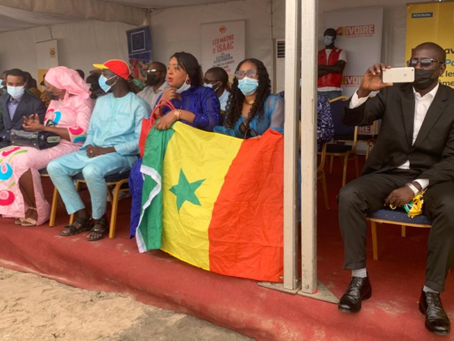 EN IMAGES: Arrivée de Chadia à Abidjan pour le festival FEMUA 202