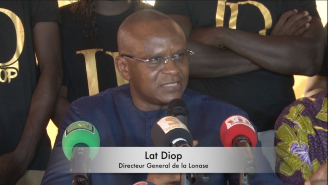 URGENT: Remise de Dons à la populations de Guediawaye par le patriote Lat Diop DG de la LONASE.